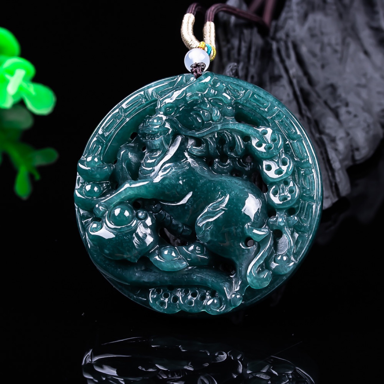 Burmese Jadeite Dragon Pendant - Women'S Accessories 评论和价格